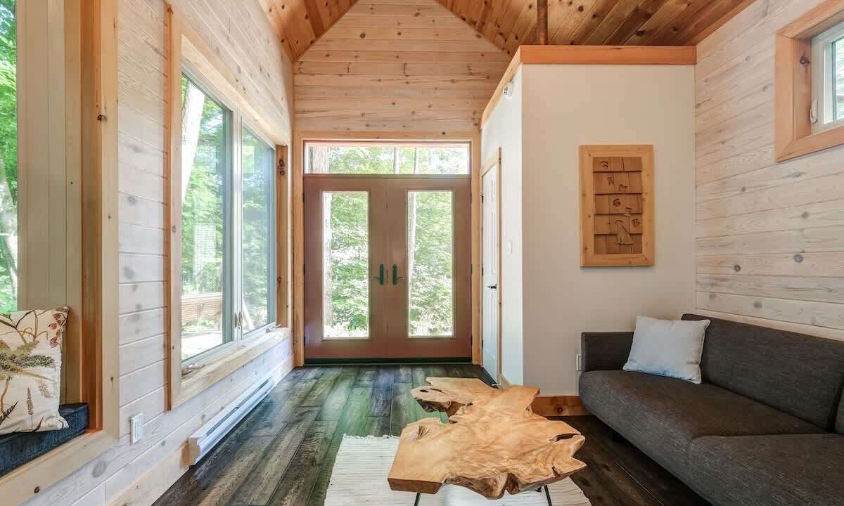 Photo of Livingroom in Frontenac