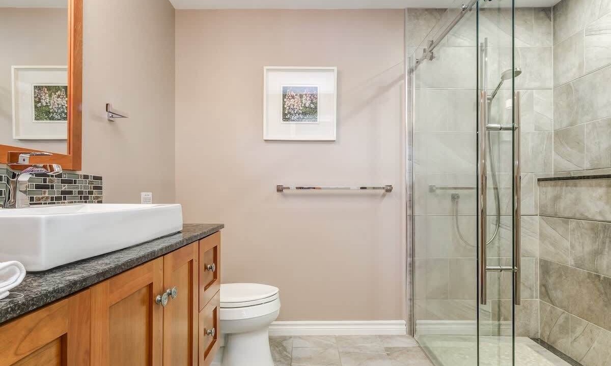 Photo of Bathroom in Frontenac