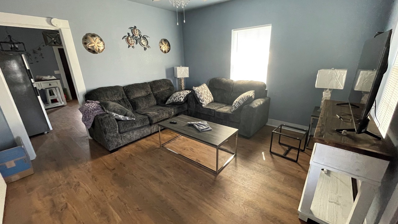 Photo of Livingroom in Hondo