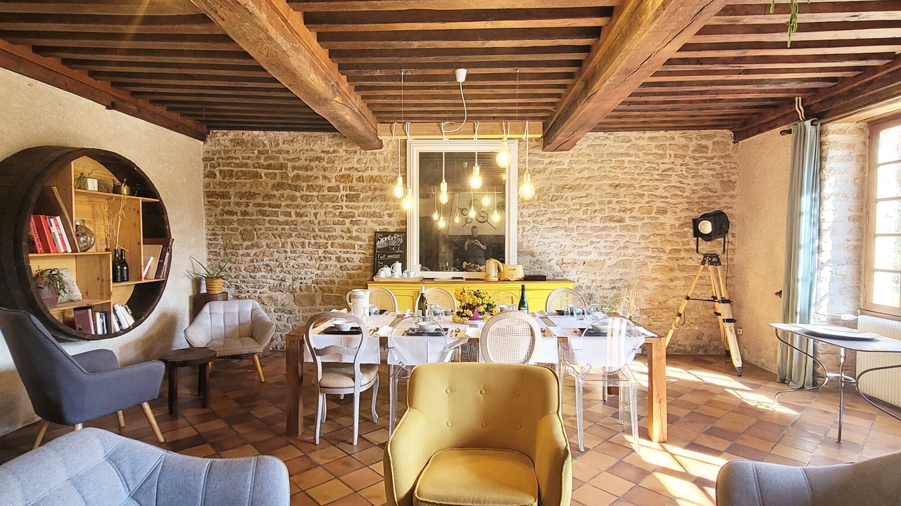 Photo of Livingroom in Eguilly