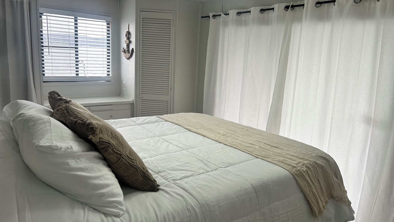 Photo of Bedroom in Steele Creek