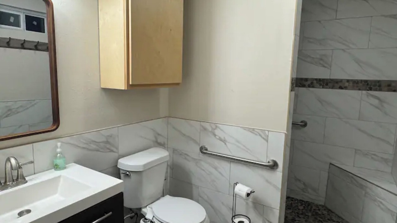 Photo of Bathroom in Brownsville