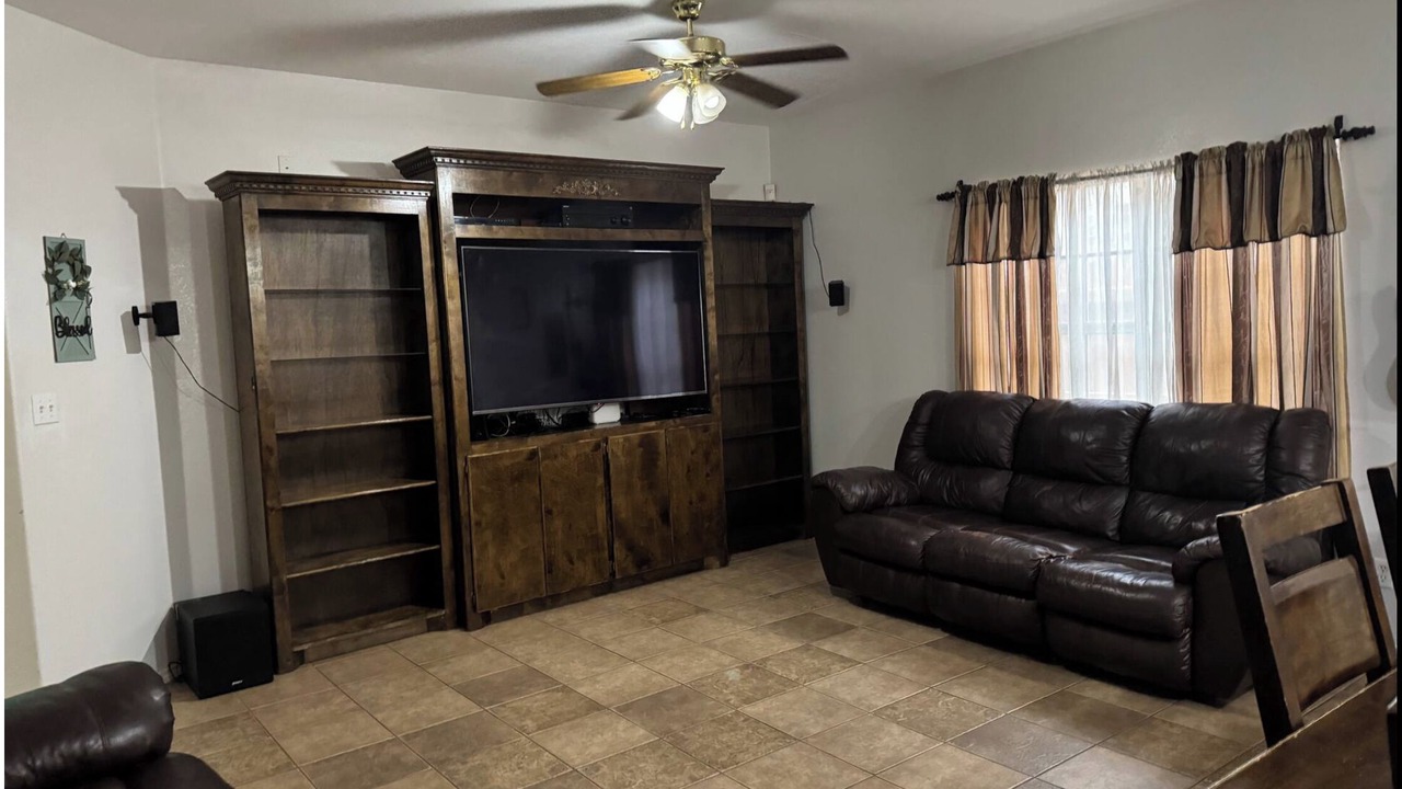Photo of Livingroom in Brownsville