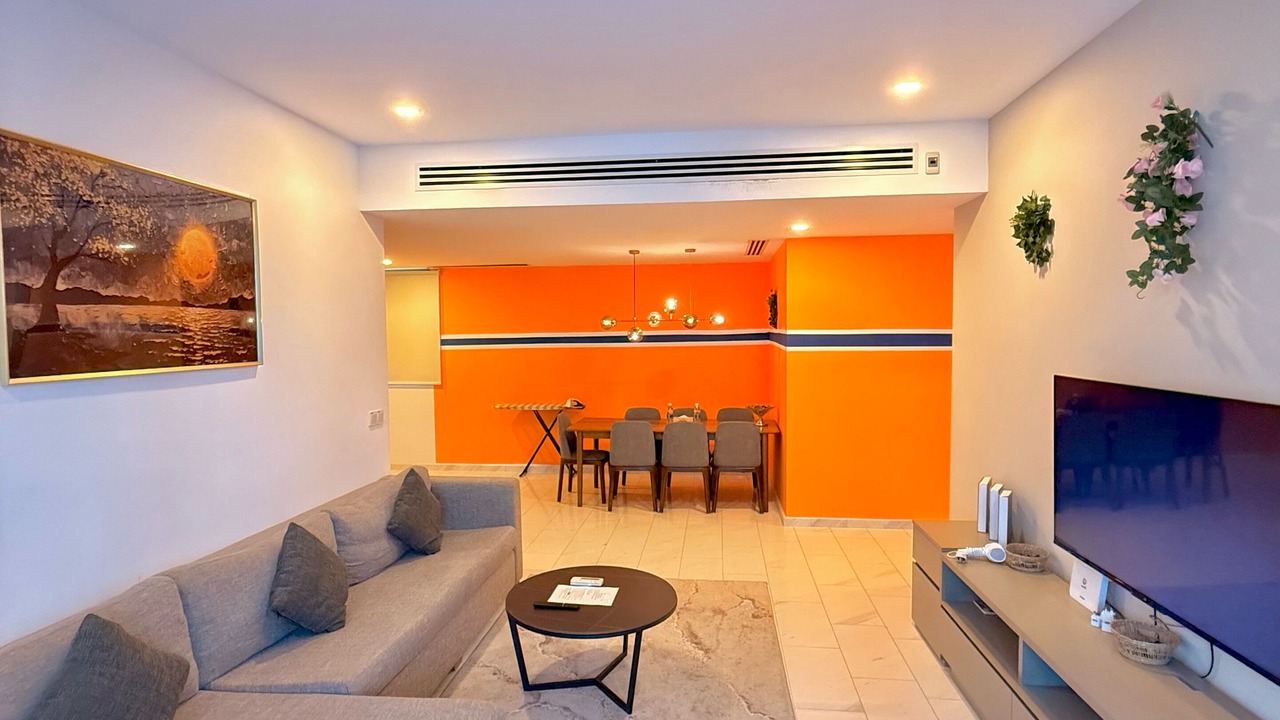 Photo of Livingroom in Golden Triangle