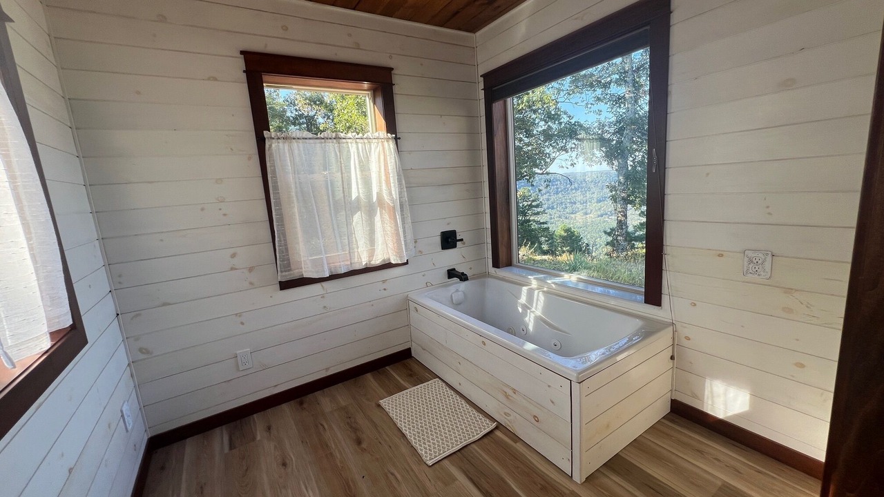 Photo of Bathroom in Jasper
