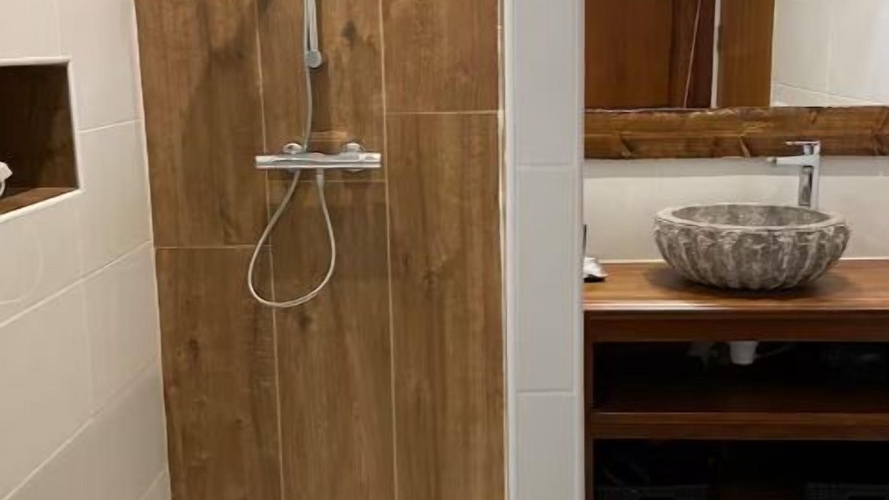Photo of Bathroom in Aucun