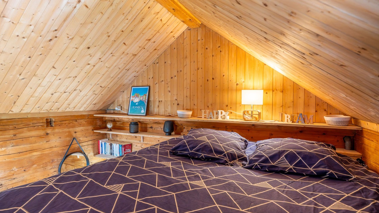 Photo of Bedroom in Thones