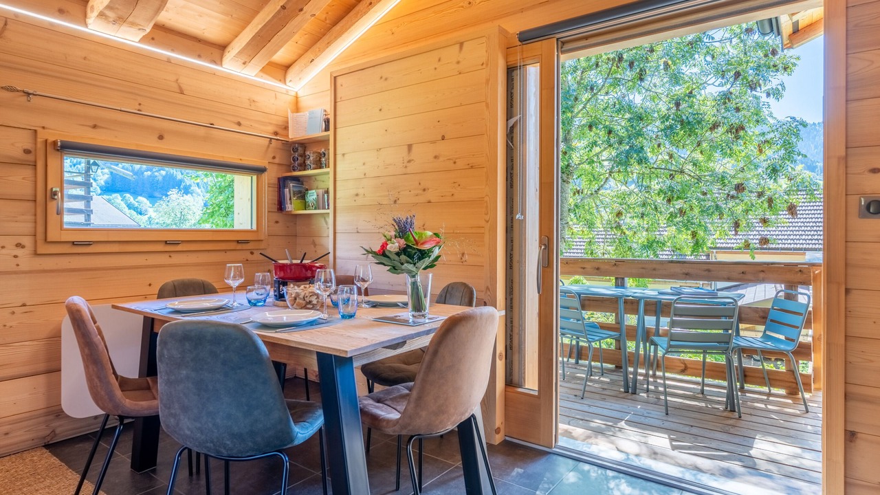 Photo of Others in Thones