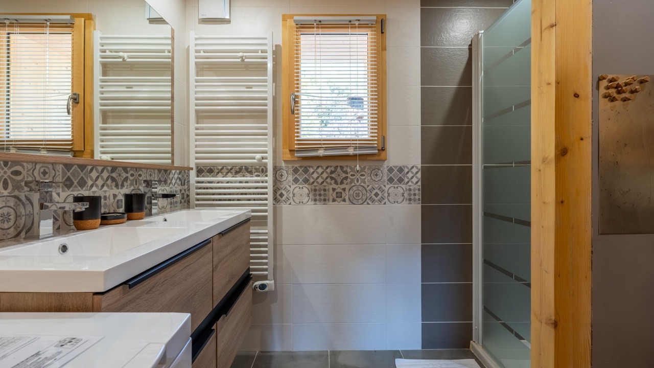 Photo of Bathroom in Thones