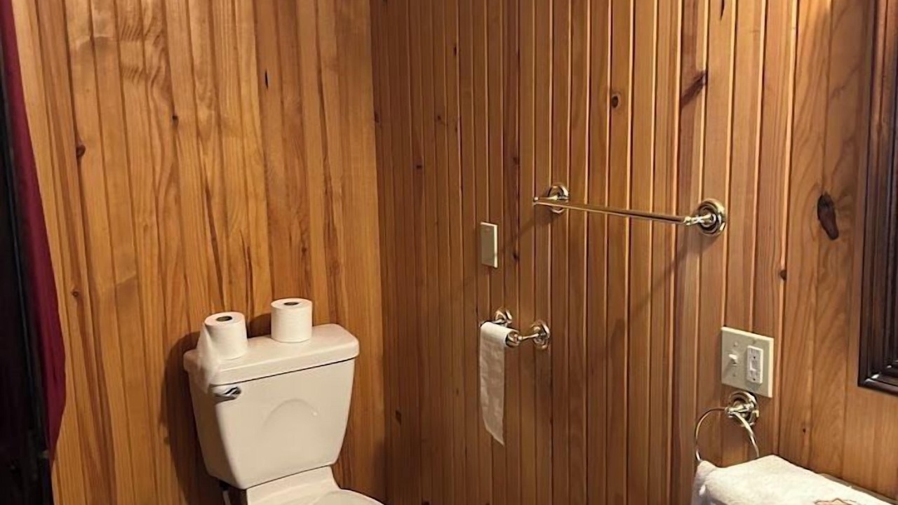 Photo of Bathroom in Marion