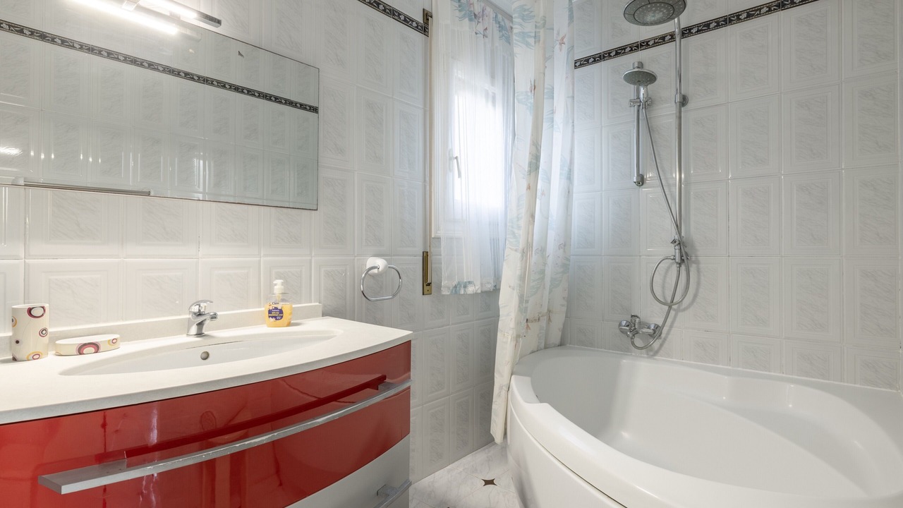 Photo of Bathroom in Miami Platja