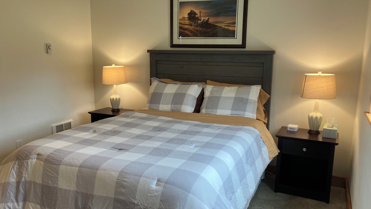 Photo of Bedroom in Oak Harbor