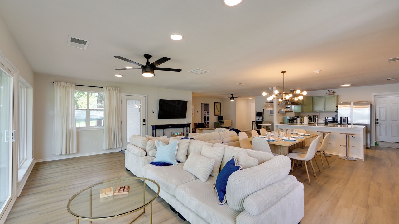 Photo of Livingroom in Seven Points