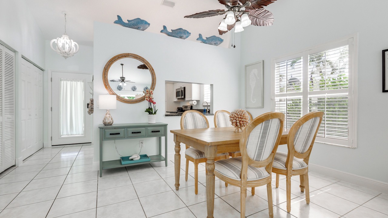 Photo of Livingroom in Juno Beach