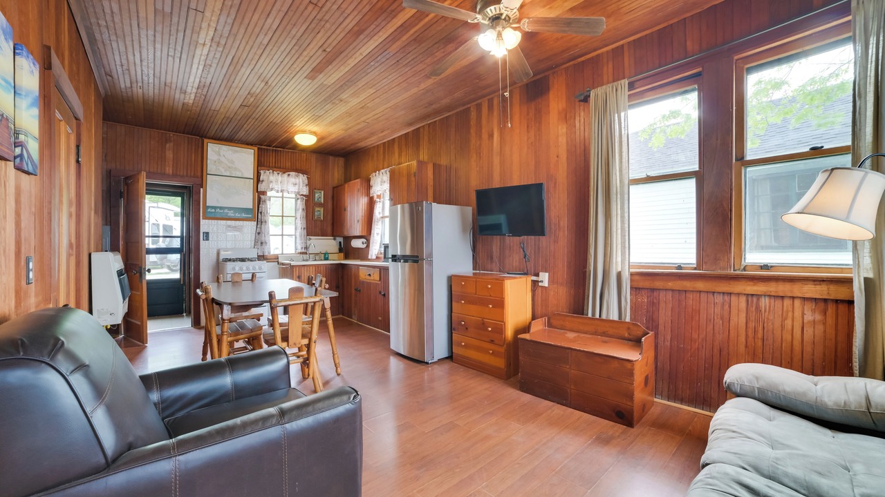 Photo of Livingroom in Cedarville