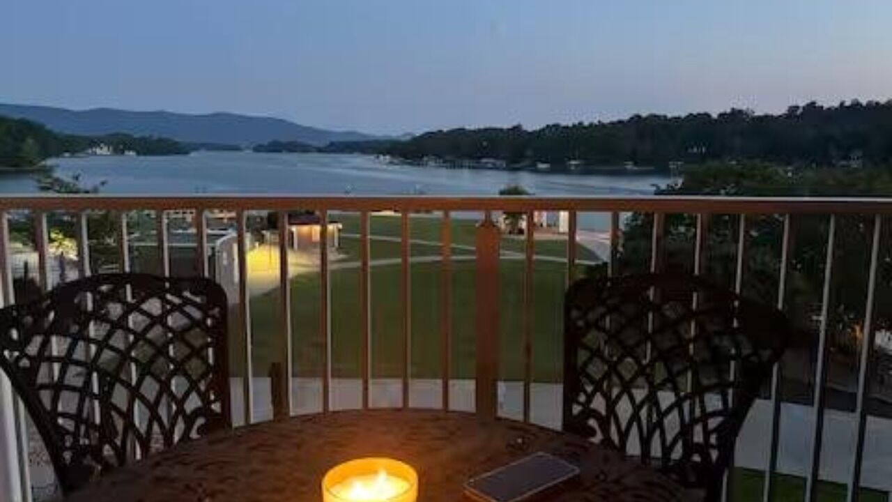 Photo of Outdoor in Smith Mountain Lake