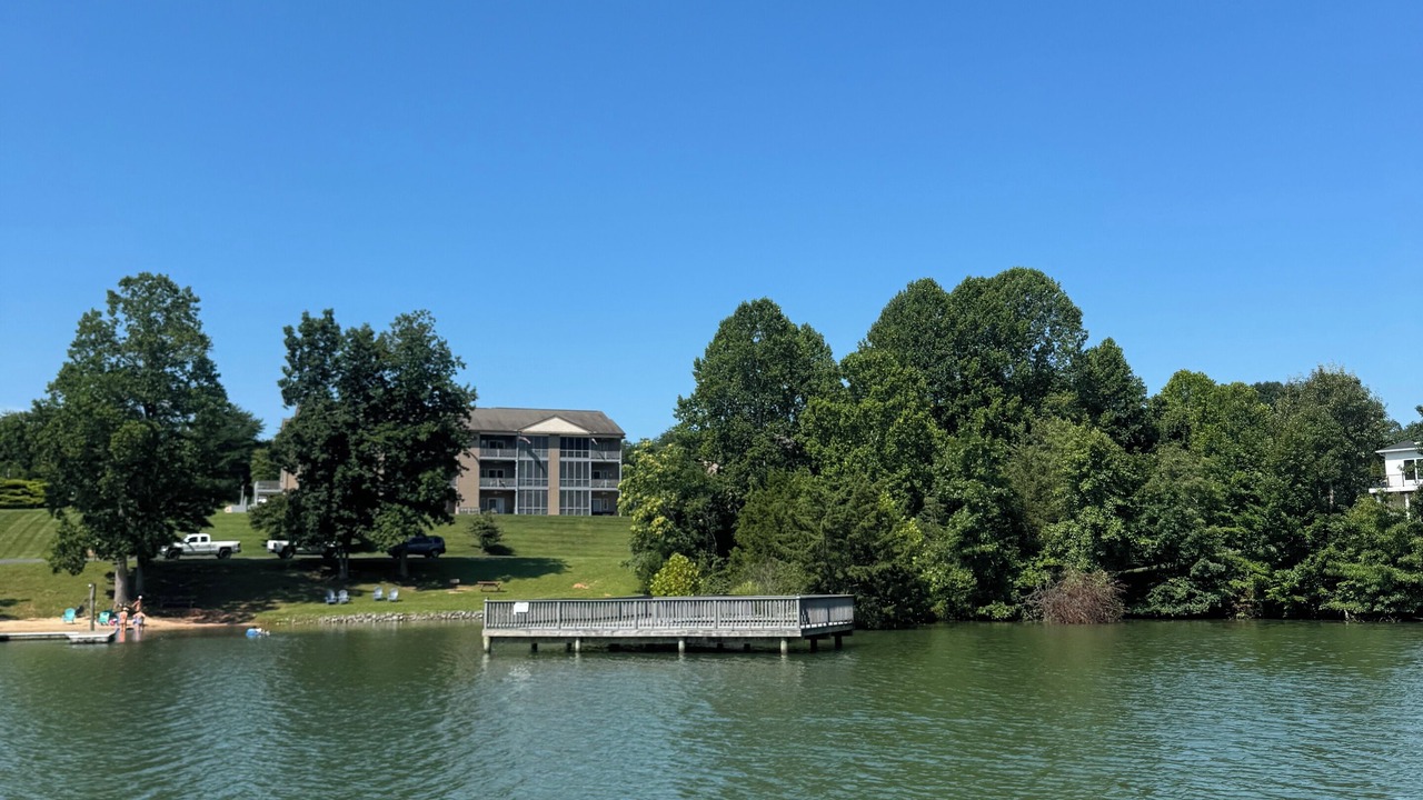 Photo of Others in Smith Mountain Lake