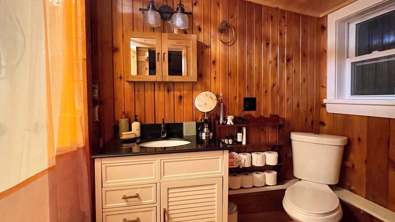 Photo of Bathroom in Town of Conesville