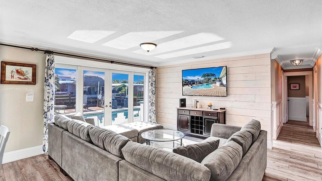 Photo of Livingroom in Garden Isles