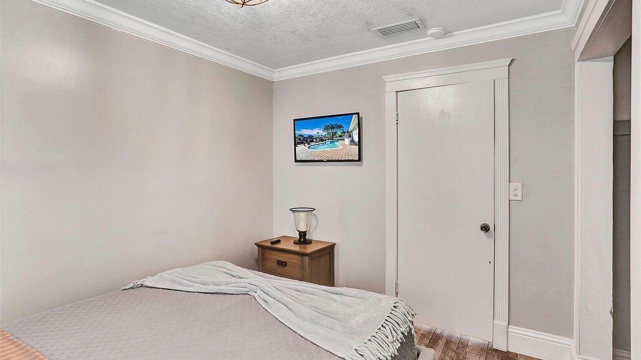 Photo of Bedroom in Garden Isles