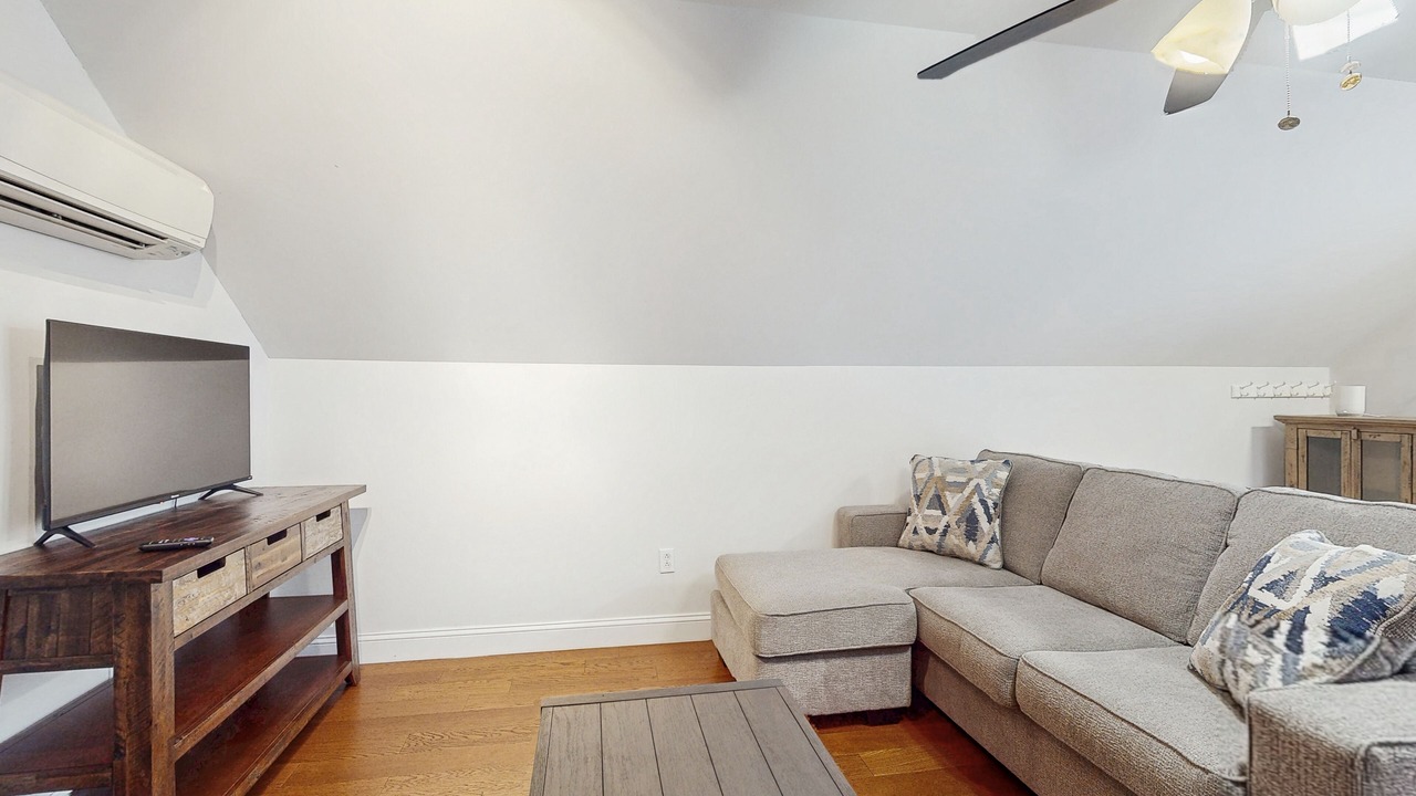 Photo of Livingroom in Arlington