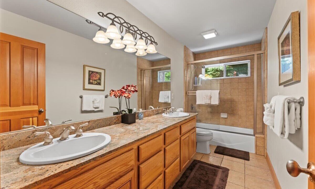 Photo of Bathroom in Kingswood Estates