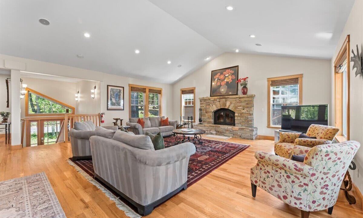 Photo of Livingroom in Kingswood Estates