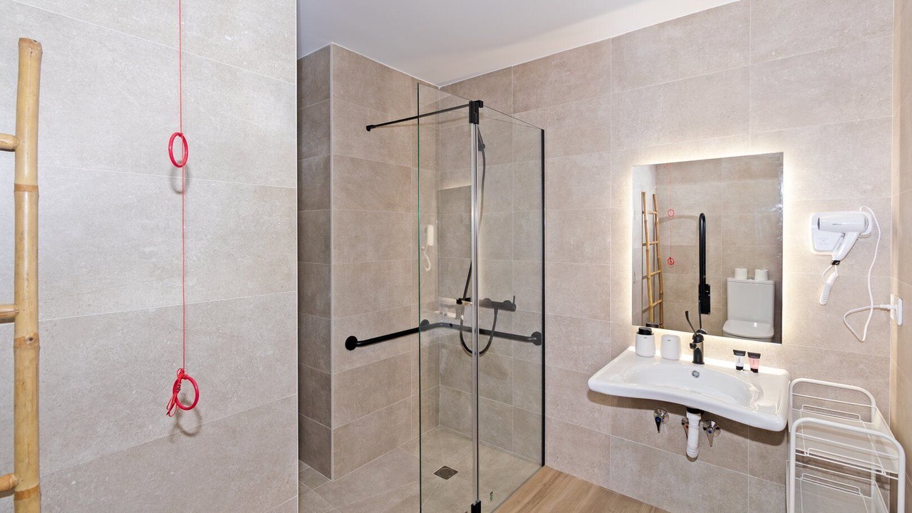 Photo of Bathroom in Algiros