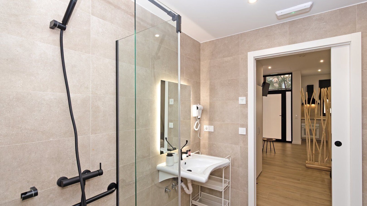 Photo of Bathroom in Algiros