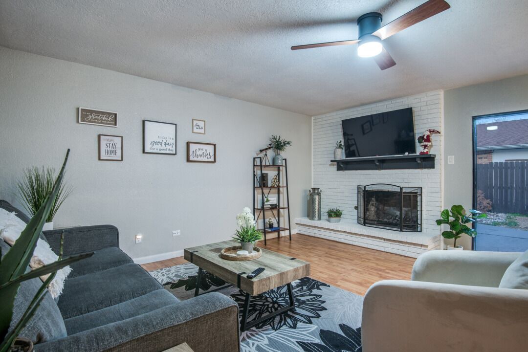 Photo of Livingroom in The Colony