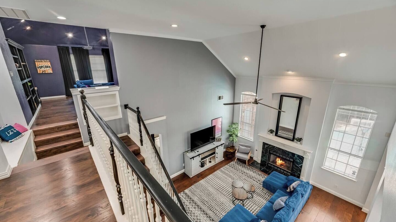 Photo of Livingroom in Northwest Carrollton