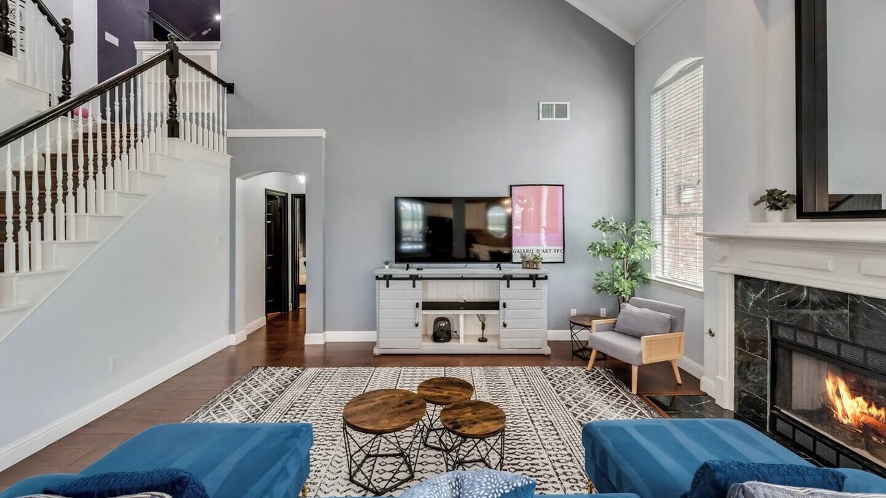 Photo of Livingroom in Northwest Carrollton