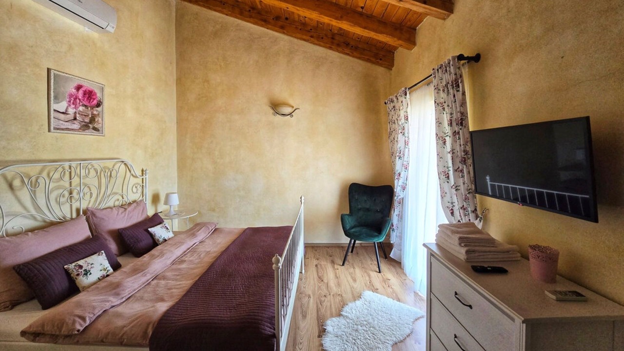 Photo of Bedroom in Obrs