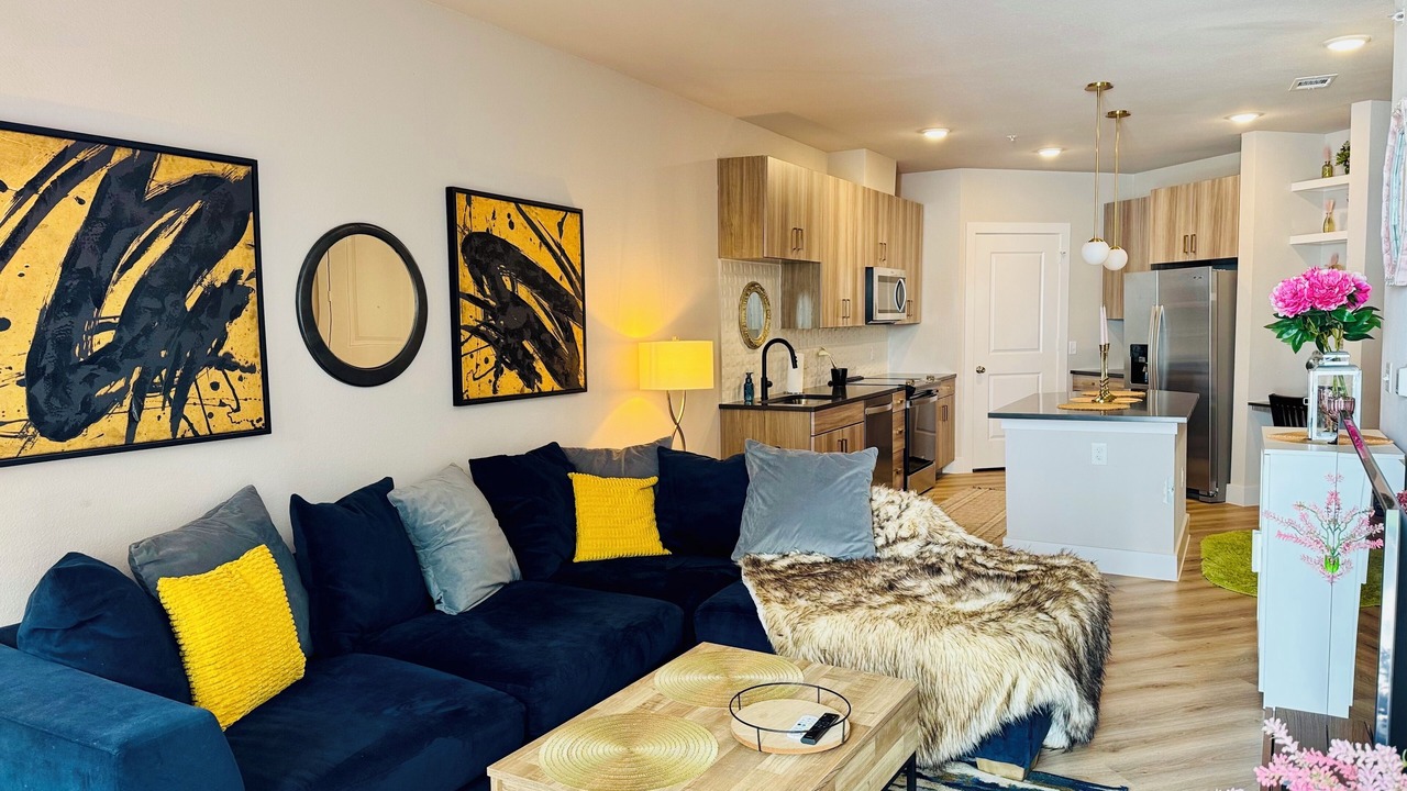 Photo of Livingroom in McNeil