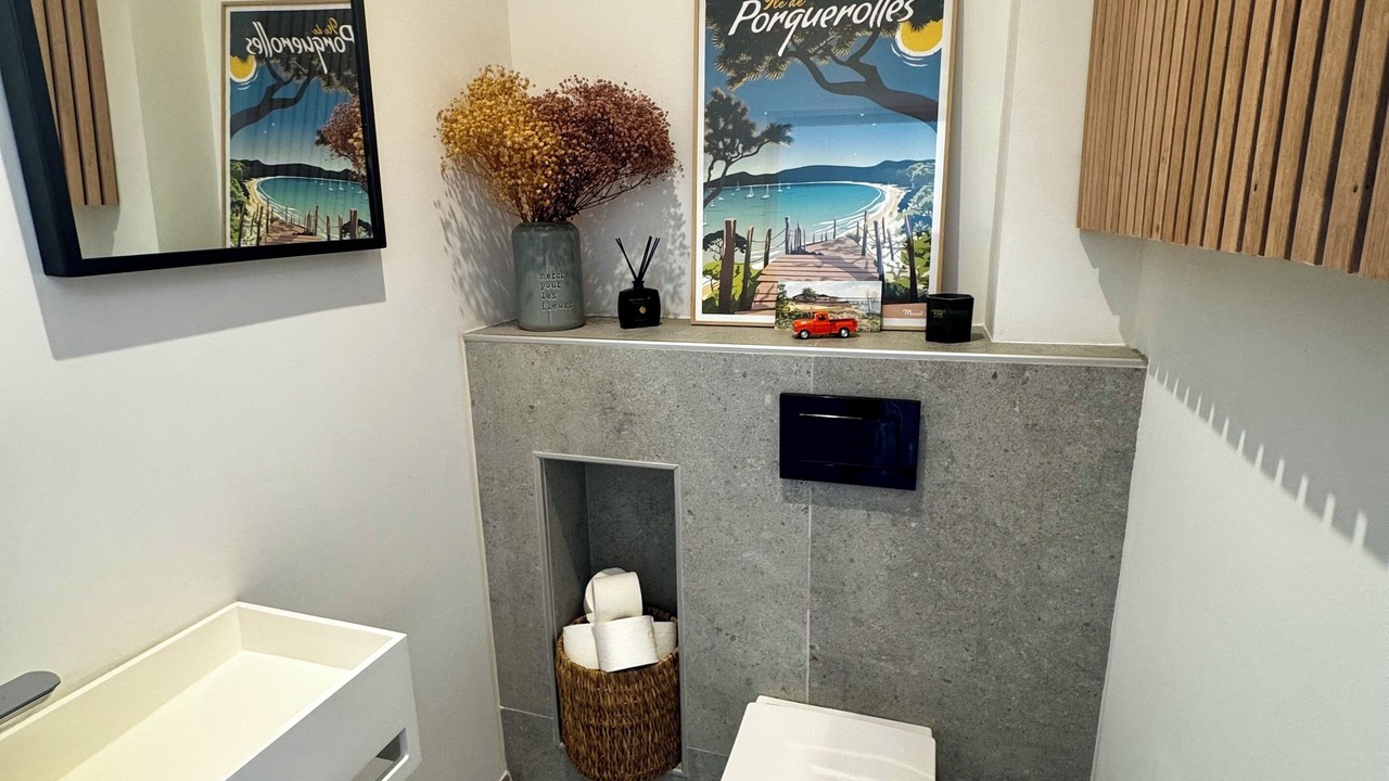 Photo of Bathroom in La Valette-du-Var