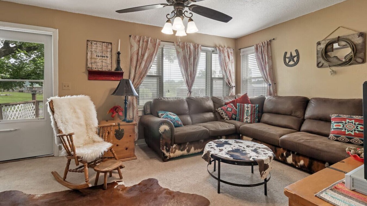 Photo of Livingroom in Eufaula
