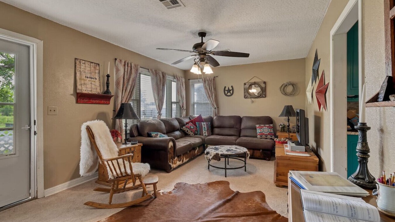 Photo of Livingroom in Eufaula