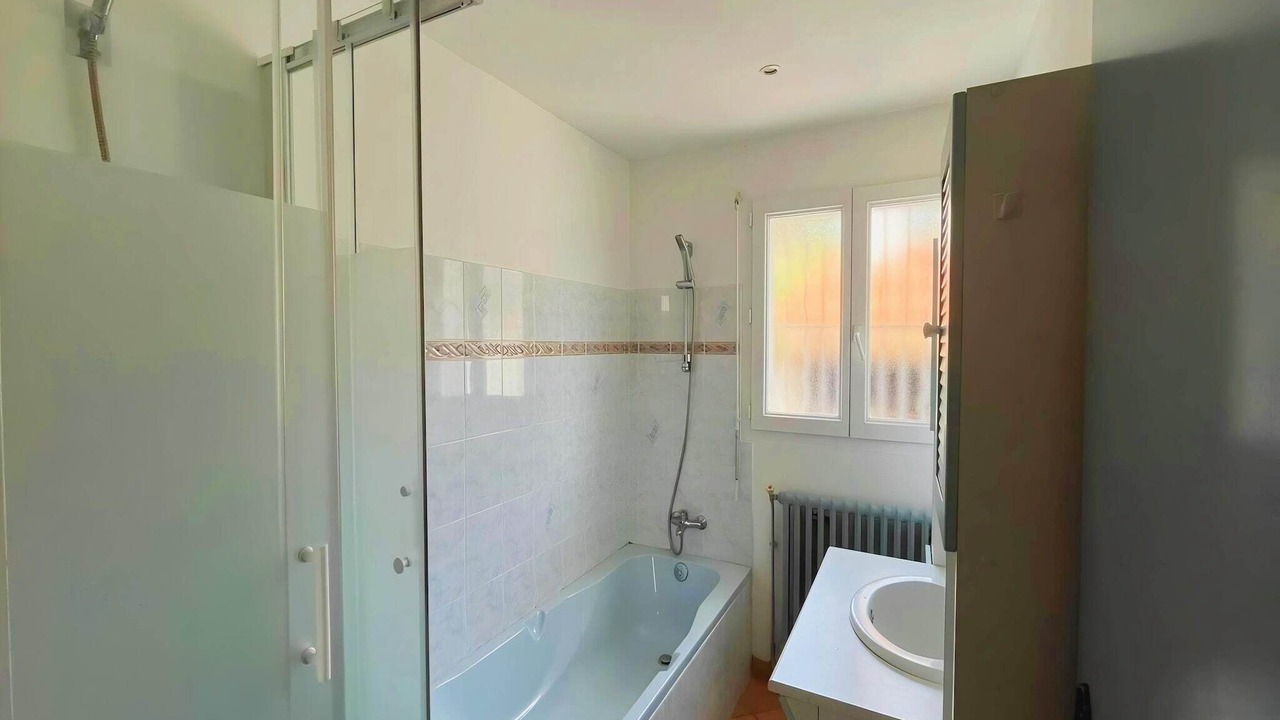 Photo of Bathroom in Saint-Denis