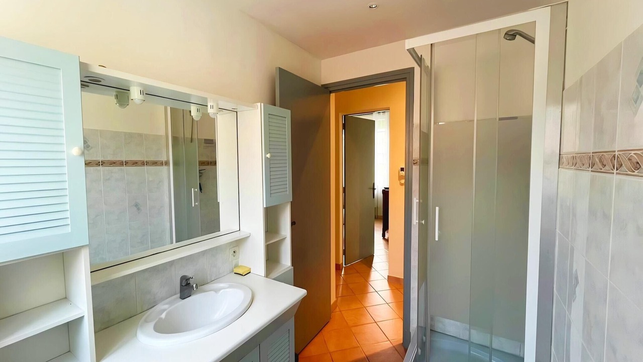 Photo of Bathroom in Saint-Denis