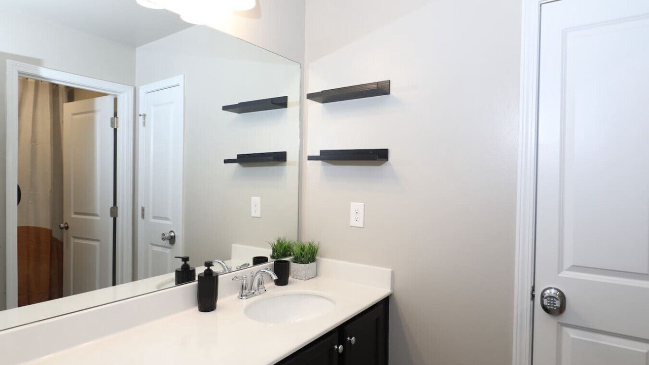 Photo of Bathroom in Union City