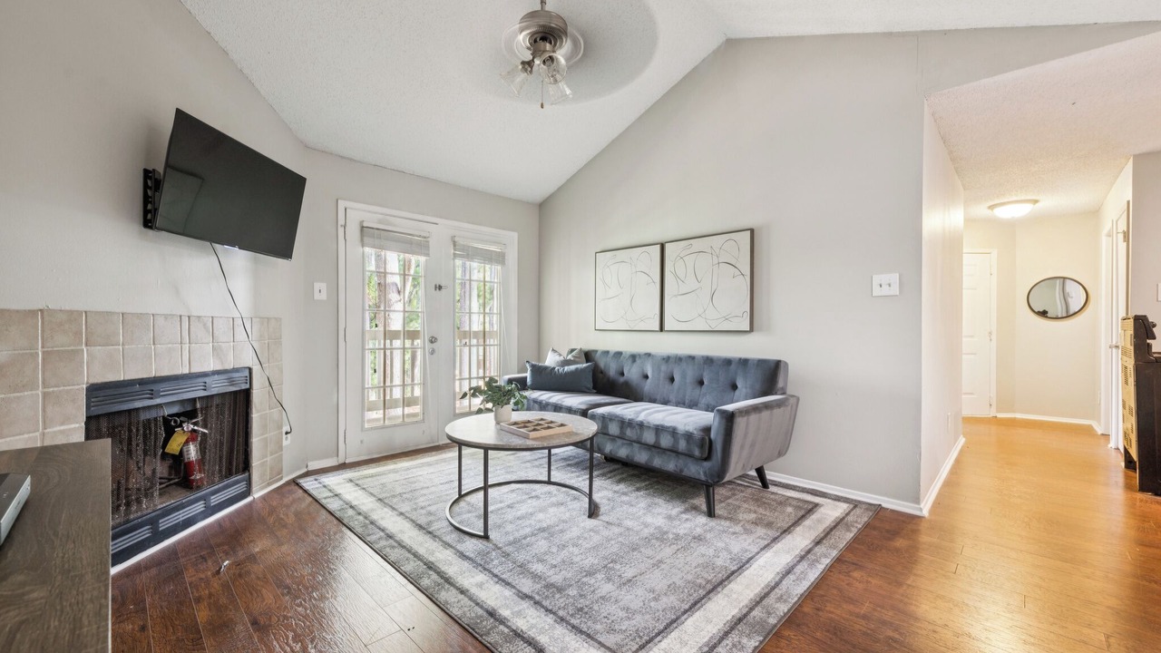Photo of Livingroom in Huntsville
