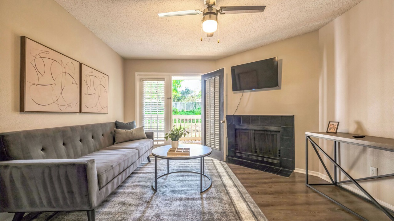 Photo of Livingroom in Huntsville