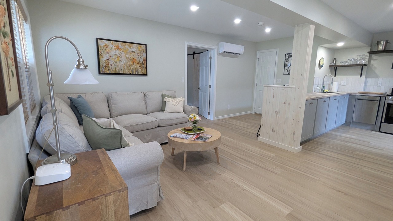 Photo of Livingroom in Prince Edward