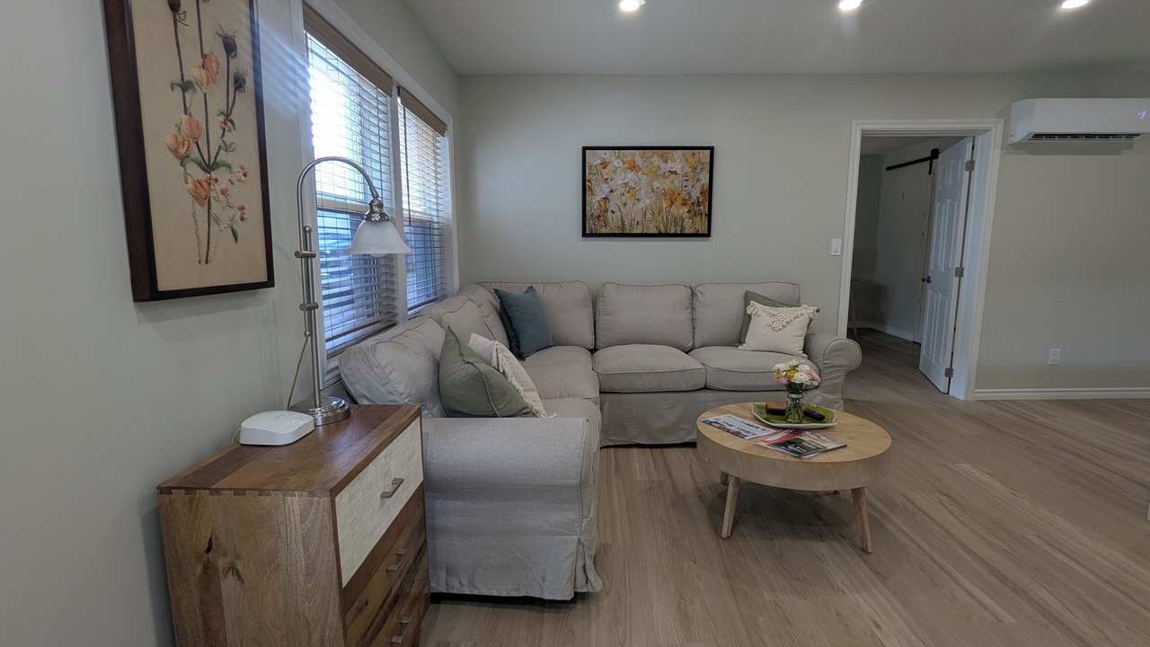 Photo of Livingroom in Prince Edward