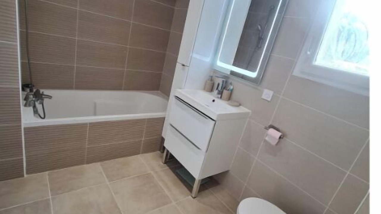 Photo of Bathroom in Pornichet