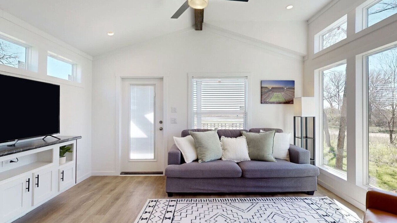 Photo of Livingroom in Somerville