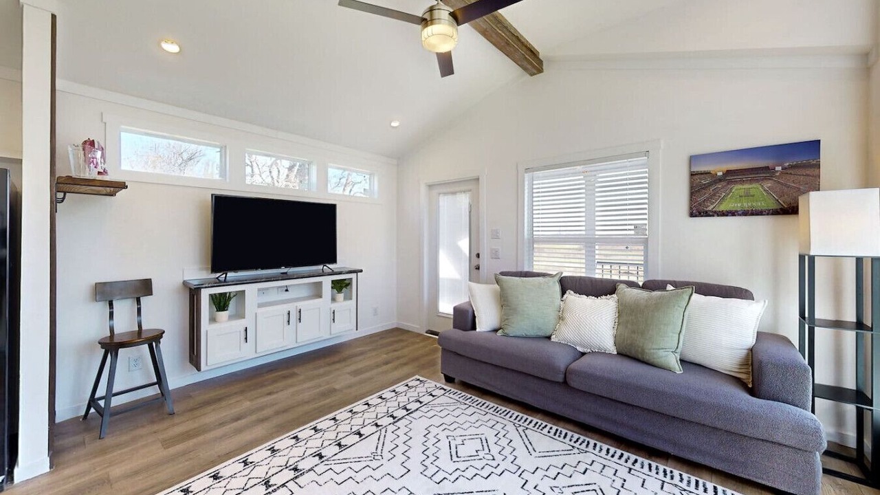 Photo of Livingroom in Somerville