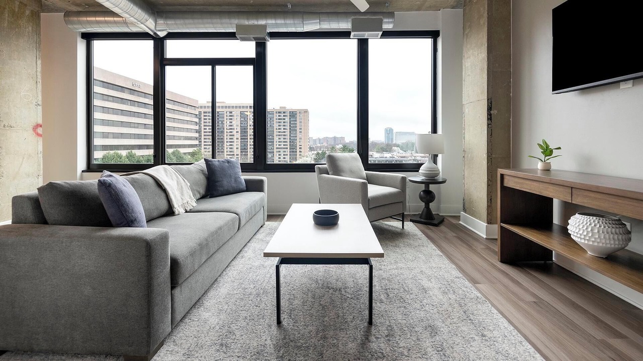 Photo of Livingroom in Baileys Crossroads