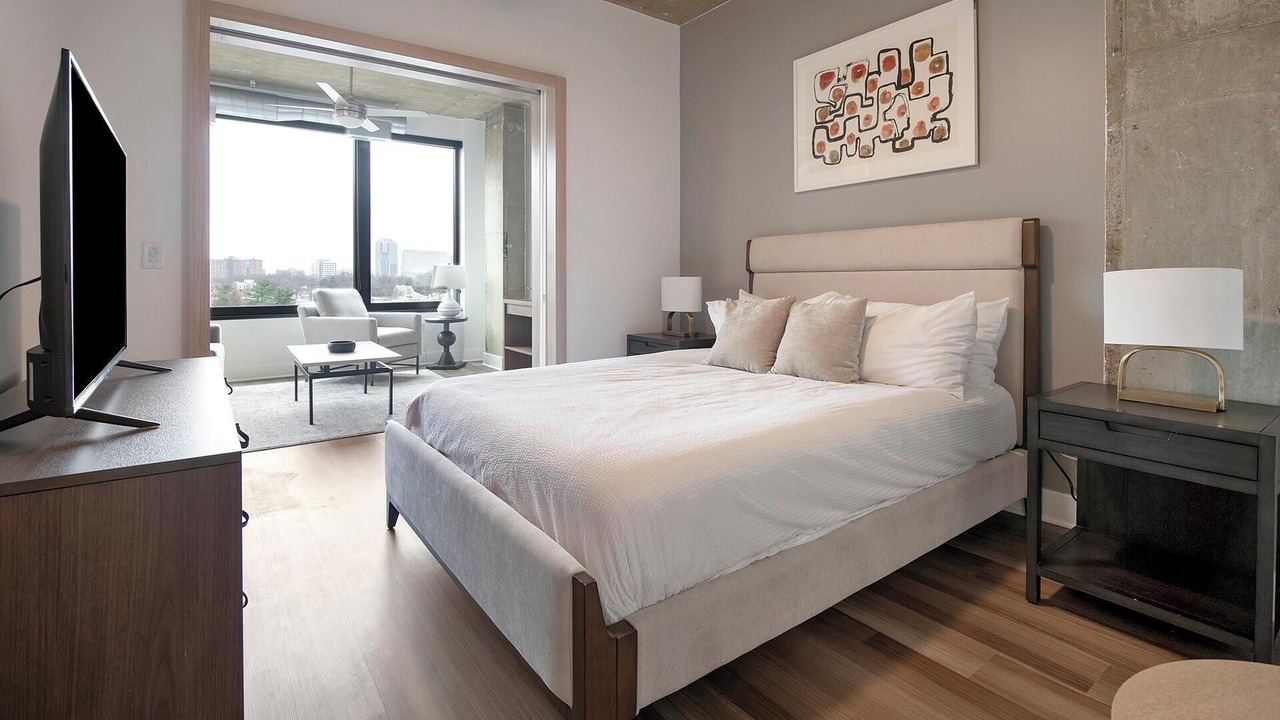 Photo of Bedroom in Baileys Crossroads