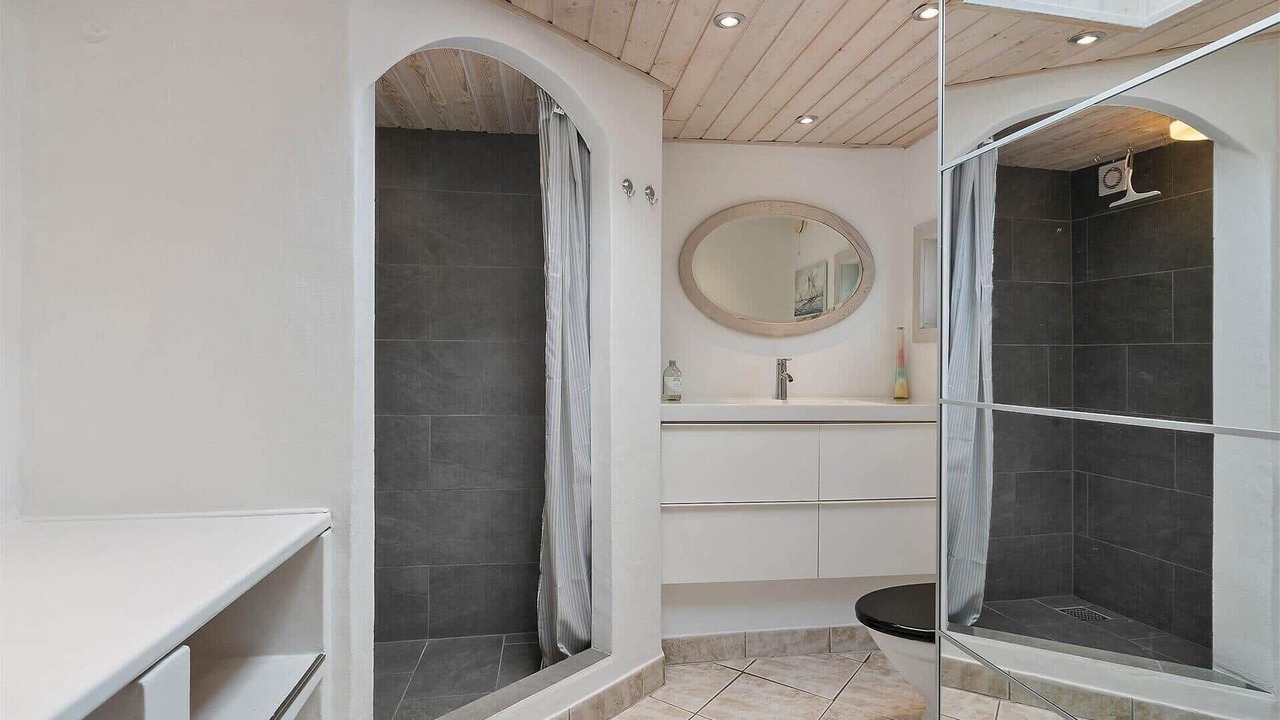 Photo of Bathroom in Thyboron